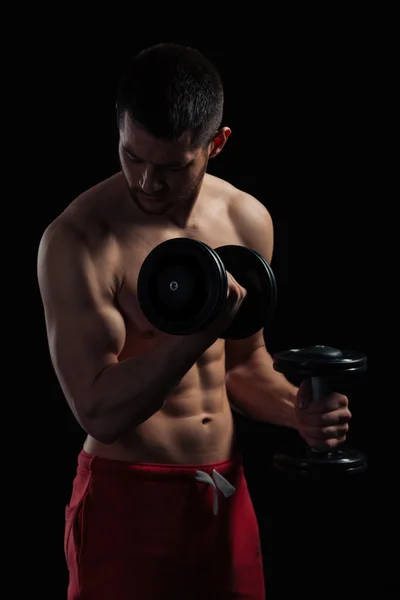 Musclé homme séance d'entraînement avec haltères — Photo