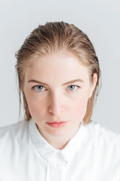 Woman with fresh skin looking at camera — Stock Photo, Image