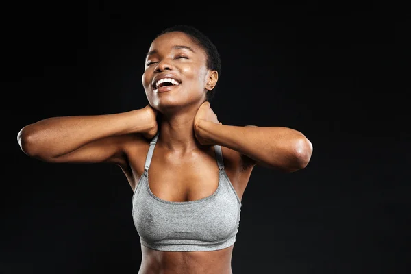 Ritratto di donna afro americana felice con pelle fresca — Foto Stock