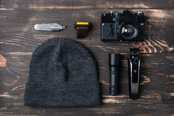 旅行コンセプト - 男性用の衣類やアクセサリーのアイテム — ストック写真