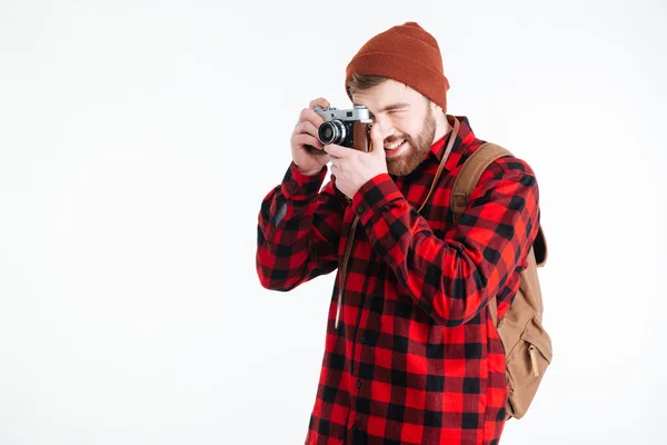 Mannelijke reiziger foto maken op camera — Stockfoto