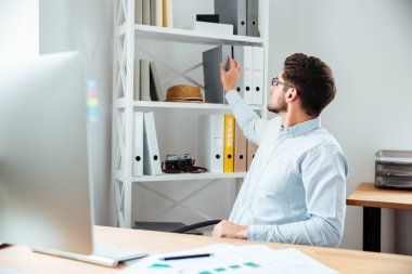 Raf Office belgeleri ile işadamı alarak klasör