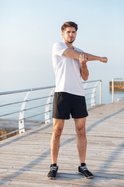 Ayakta ve iskelede ısınma sporcu