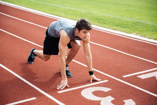 Retrato do atleta pronto para correr — Fotografia de Stock
