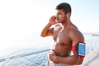 Açık havada Evet ciddi Afrika genç sporcu