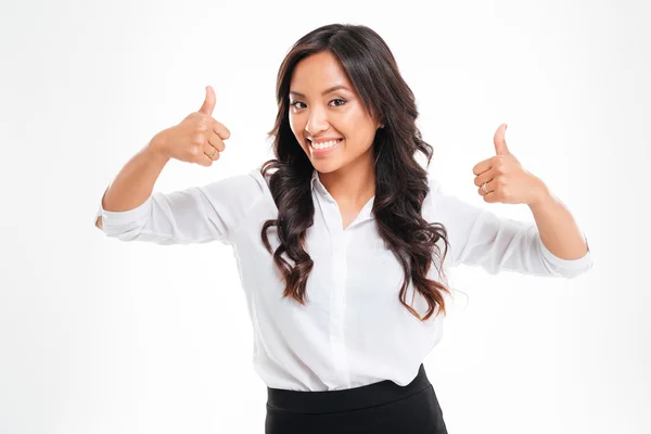 Glad asiatiska affärskvinna med tummen upp isolerade — Stockfoto