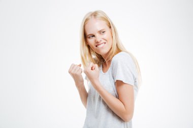 Başarısını kutlayan heyecanlı genç bir kadının portresi