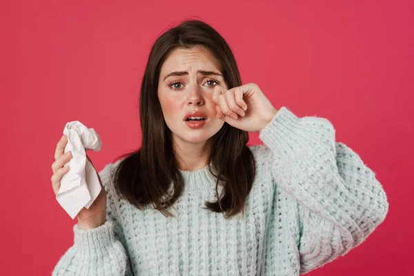 Imagem Menina Bonita Infeliz Segurando Guardanapo Chorando Devido Gripe Isolada — Fotografia de Stock