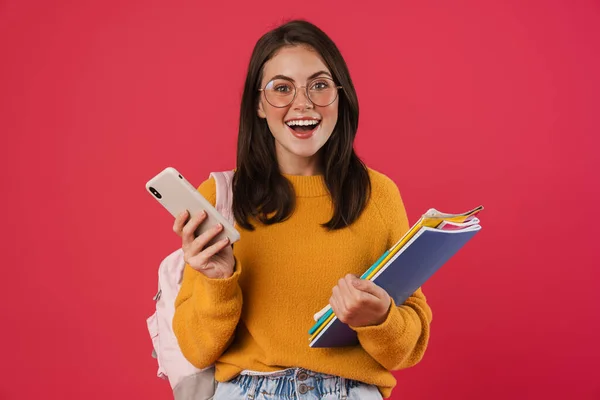 Beeld Van Gelukkige Student Meisje Met Behulp Van Mobiele Telefoon — Stockfoto