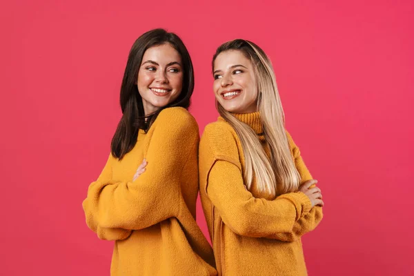 Afbeelding Van Gelukkige Mooie Vrouwen Glimlachen Terwijl Staan Rug Aan — Stockfoto