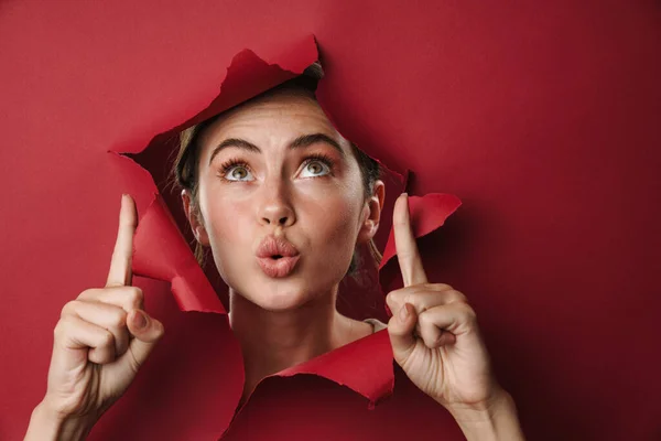 Caucásico Joven Morena Feliz Mujer Sonriendo Señalando Los Dedos Copyspace —  Fotos de Stock