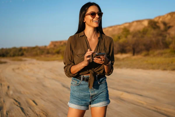 Beautiful Joyful Girl Smiling Using Cellphone While Strolling Nature Summer — Stock Photo, Image
