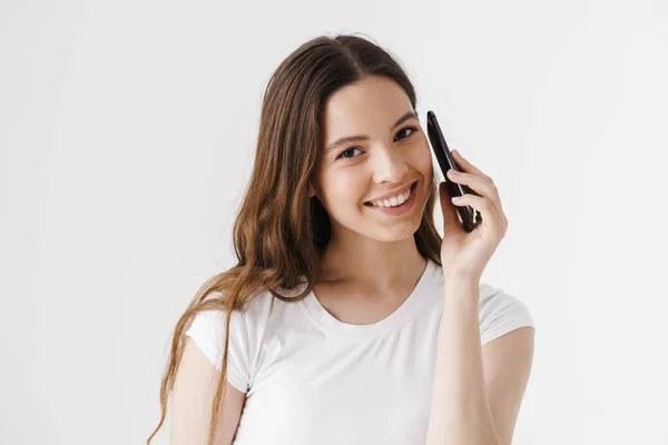 Jovem Feliz Vestindo Roupas Casuais Usando Telefone Celular Isolado Sobre — Fotografia de Stock