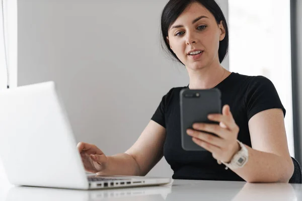 Concentrated Young Woman Working Laptop While Sitting Working Place Using — Stock Photo, Image