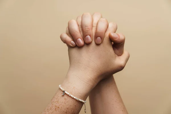Ženské Ruce Žebrají Izolované Přes Pozadí — Stock fotografie