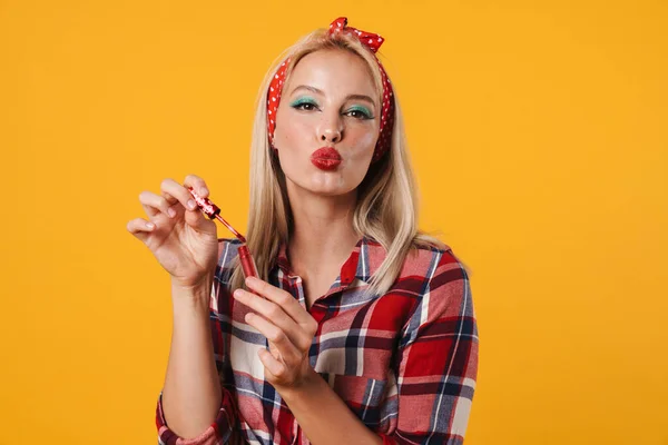 Imagen Encantadora Pinup Girl Con Brillo Labial Aislado Sobre Fondo — Foto de Stock