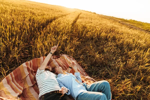 Image Young Amazing Loving Couple Lying Together Field — Stock Photo, Image