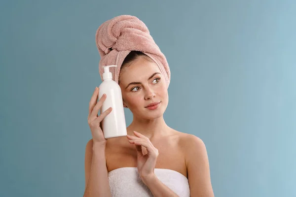 Nice Beautiful Girl Wearing Towels Posing Body Lotion Isolated Blue — Stock Photo, Image