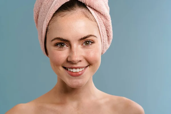 Joyful Shirtless Girl Towel Posing Smiling Camera Isolated Blue Background — Stock Photo, Image