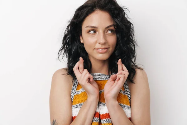 Mooie Jonge Vrolijke Positieve Vrouw Geïsoleerd Witte Muur Achtergrond Tonen — Stockfoto