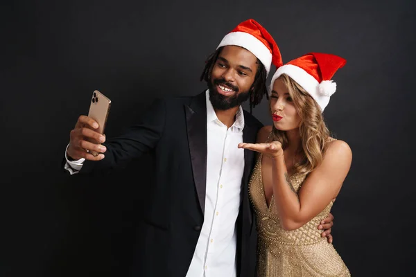 Glad Ung Kvinna Och Man Som Tar Selfie Med Smartphone — Stockfoto