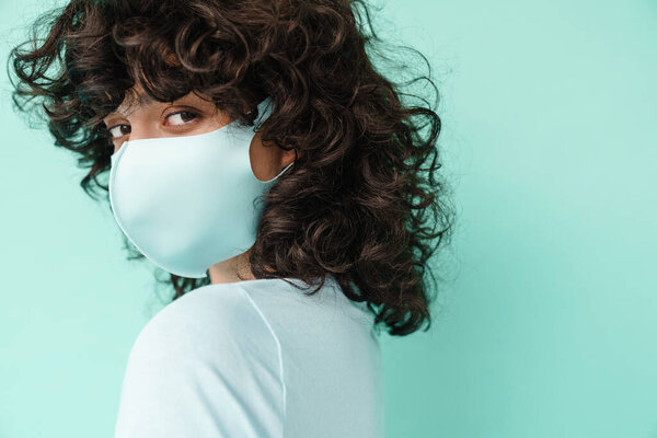 Caucasian Nice Curly Girl Face Mask Posing Looking Camera Isolated — Stock Photo, Image