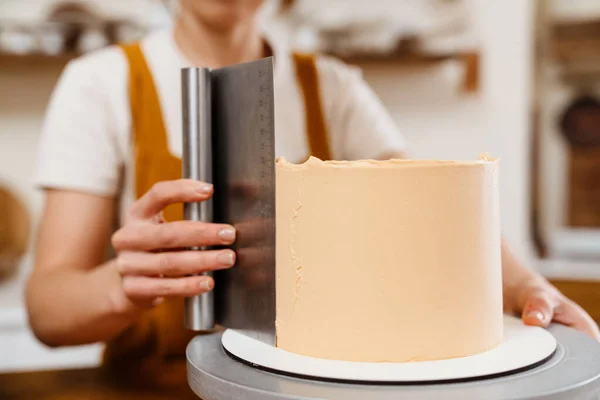 Caucasian Pastry Chef Woman Making Cake Cream Cozy Kitchen — Stock Photo, Image