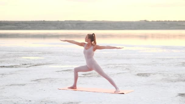 Beautiful Blonde Woman Doing Yoga Exercises Standing Mat Morning Lake — Wideo stockowe