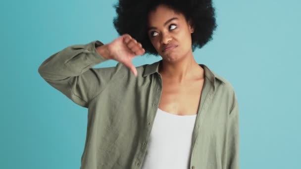 Upset Black Woman Showing Thumb Gesture Negatively Shaking Her Head — Stock videók