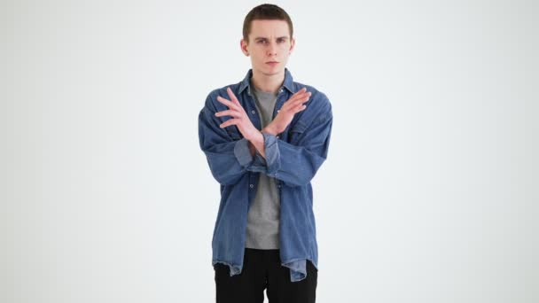 Uomo Camicia Jeans Che Non Mostra Alcun Gesto Con Braccia — Video Stock