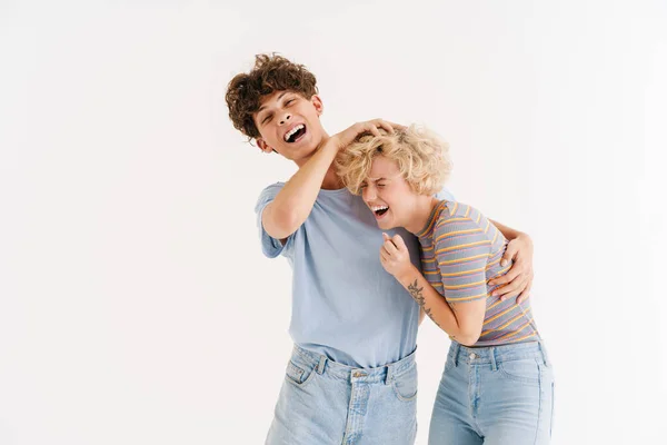 Image Positif Jeune Couple Aimant Amuser Isolé Sur Fond Blanc — Photo