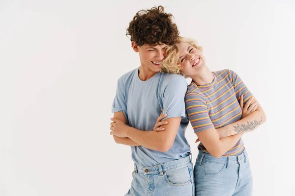 Imagem Alegre Jovem Casal Amoroso Isolado Sobre Fundo Branco — Fotografia de Stock