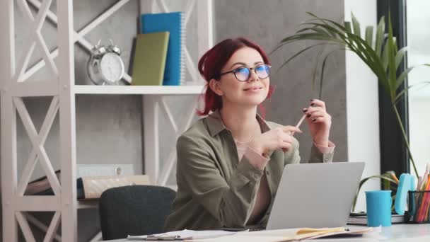Smiling Woman Wearing Glasses Working While Sitting Table Office — Stock Video