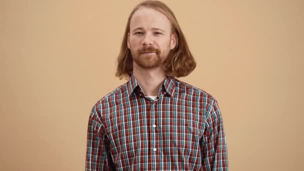 Man Long Hair Plaid Shirt Shaking His Head Negatively Saying — Stock Video