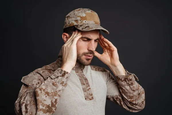 Homme Militaire Masculin Malheureux Avec Mal Tête Frottant Ses Tempes — Photo