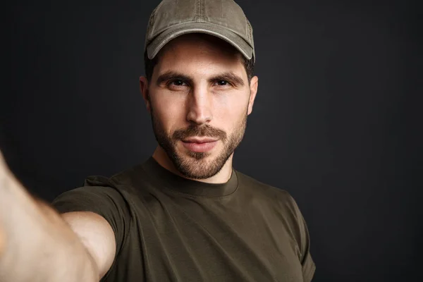 Pleased Military Man Taking Selfie Photo Looking Camera Isolated Black — Stock Photo, Image