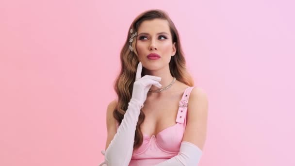 Pretty Young Woman Wearing Gorgeous Evening Pink Dress Gloves Hairpins — Stock Video