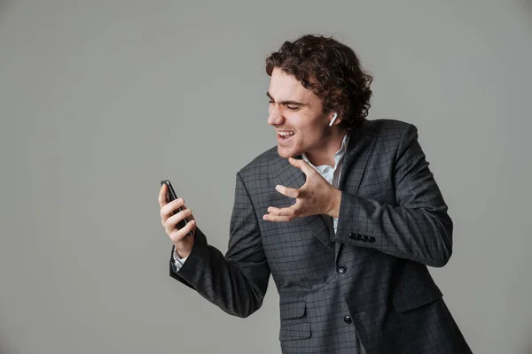 Homme Joyeux Dans Écouteur Moquer Tout Prenant Selfie Sur Téléphone — Photo