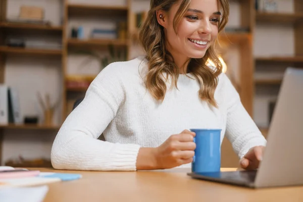 Successful Young Businesswoman Working Office Desk Laptop Computer — Stock Photo, Image