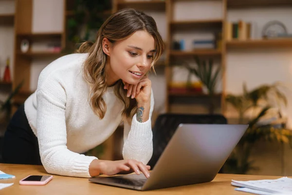 Successful Young Businesswoman Working Office Desk Laptop Computer — Stock Photo, Image