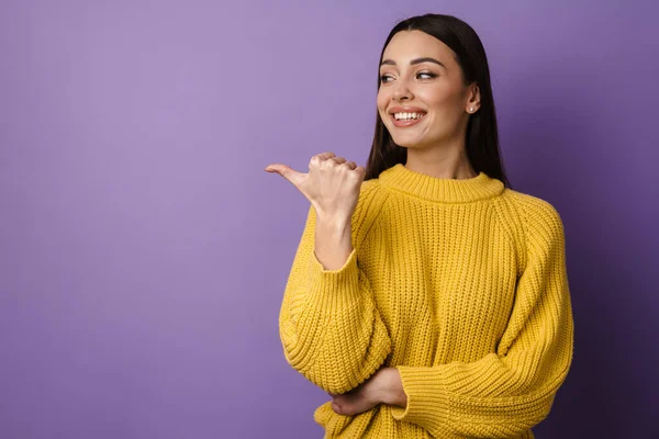 Felice Bella Ragazza Sorridente Mentre Punta Dito Parte Isolato Sfondo — Foto Stock