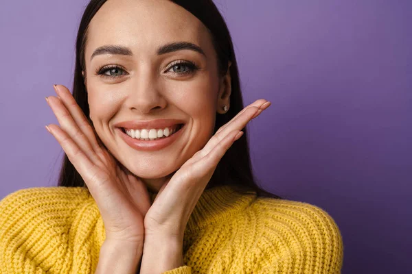 Mujer Joven Feliz Suéter Tocando Cara Con Las Manos Sobre —  Fotos de Stock