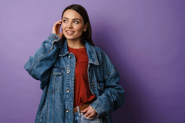 Felice Giovane Donna Giacca Jeans Piedi Sopra Sfondo Della Parete — Foto Stock