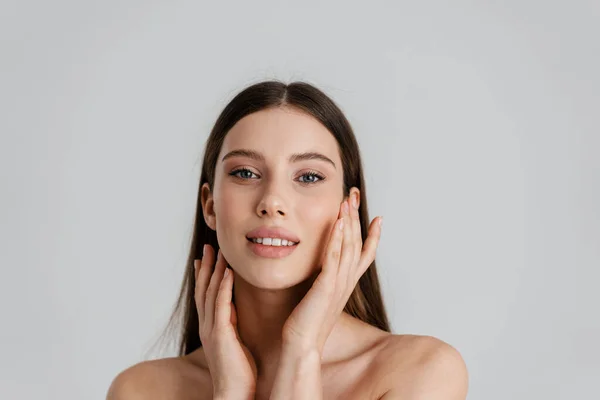 Feliz Chica Sin Camisa Sonriendo Mirando Cámara Aislada Sobre Fondo — Foto de Stock