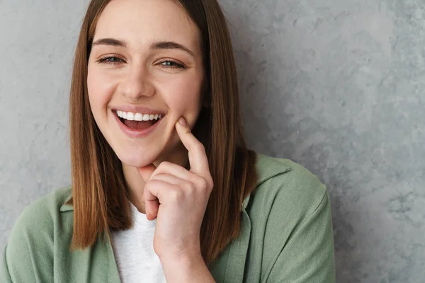 Feliz Hermosa Chica Bonita Sonriendo Señalando Con Dedo Sus Mejillas —  Fotos de Stock