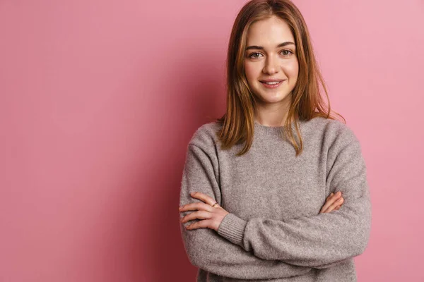 Young Ginger Pleased Woman Posing Arms Crossed Isolated Pink Background — 스톡 사진