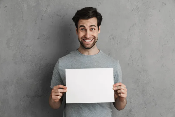 Beau Jeune Homme Avec Tableau Blanc Isolé Sur Gris — Photo