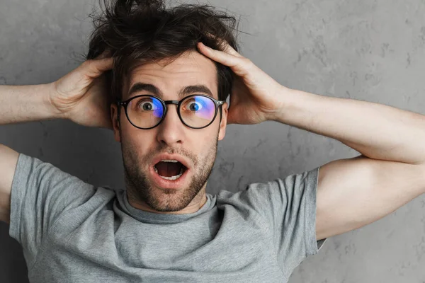 Surprised Frustrated Casual Man Looking Camera Open Mouth Isolated Gray — Stock Photo, Image