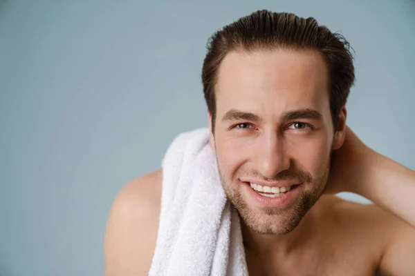 Shirtless White Man Smiling Camera While Posing Towel Isolated Blue — Stock Photo, Image