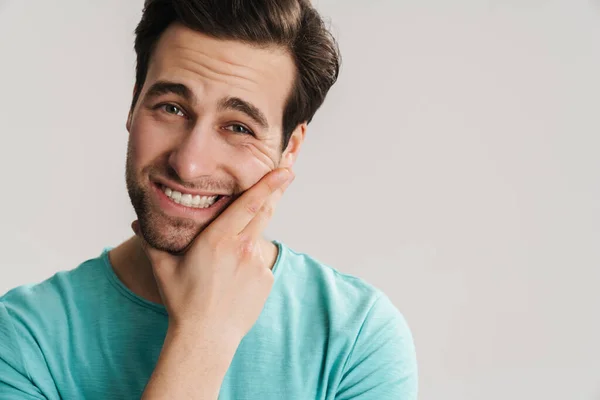 Dispiaciuto Bel Ragazzo Posa Guardando Fotocamera Isolata Sfondo Bianco — Foto Stock